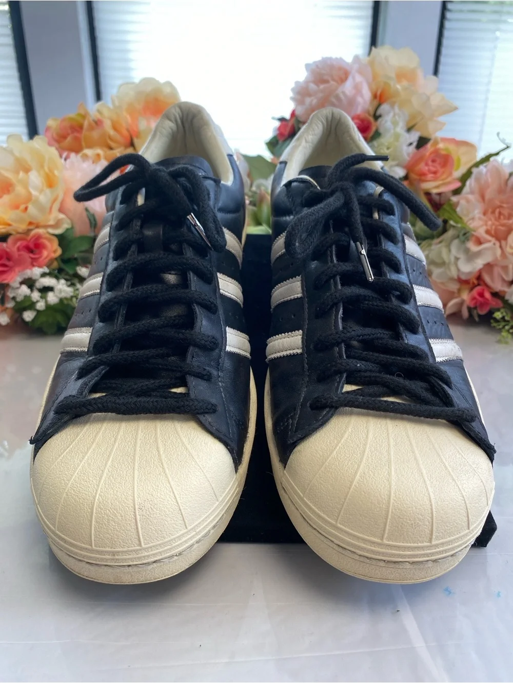adidas Originals Superstar Leather Shell Toe Sneaker Black White Men’s 10 AJ0325
